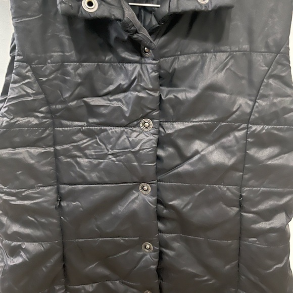 Converse Vests - Picture 4 of 7